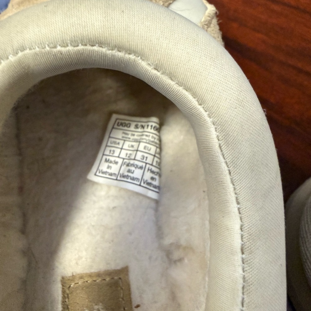 UGG Kids Tan Suede & Cream Slip-On Slippers Size 4‎ - Picture 7 of 7